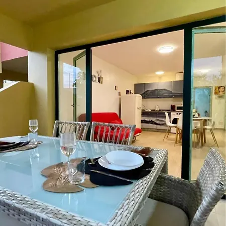 Apartamento Casa Atom A Pochi Passi Dall'oceano